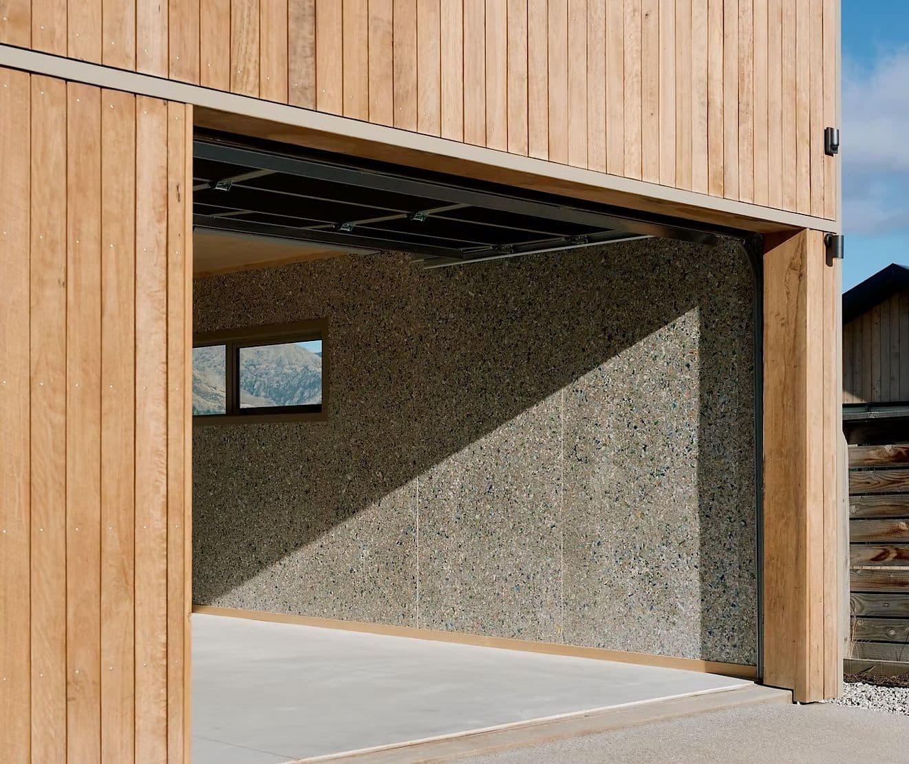 Exposed Internal Lining Showcase